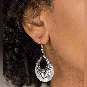 Small teardrop silver earrings